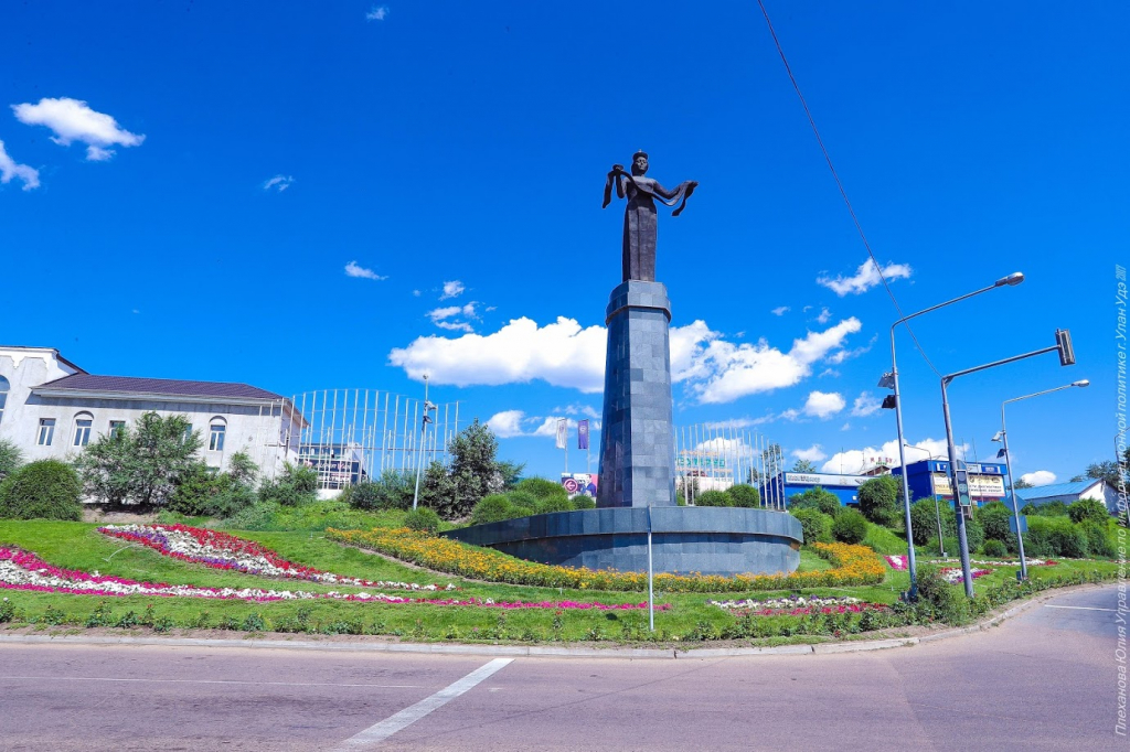 В Улан-Удэ высадят цветы на восьми тысячах квадратных метров В Улан-Удэ высадят цветы на восьми тысячах квадратных метров