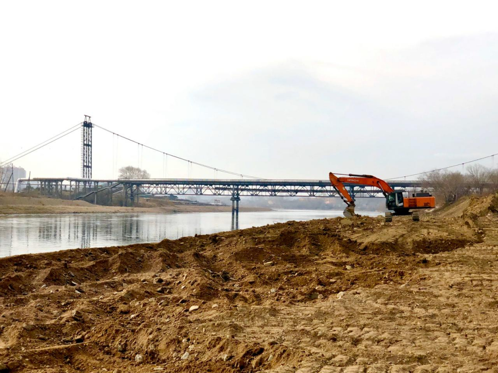 В Улан-Удэ проходит второй этап расчистки русла Уды В Улан-Удэ проходит второй этап расчистки русла Уды