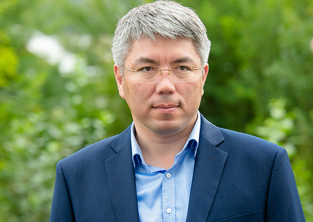 Мнение: «Сама запись о том, что теоретически Путин может ещё раз пойти на выборы, до 2024 года существенно стабилизирует всё, но мы понимаем, что если этой записи не будет, то со второго июля сразу начнётся делёжка всего и вся» Мнение: «Сама запись о том, что теоретически Путин может ещё раз пойти на выборы, до 2024 года существенно стабилизирует всё, но мы понимаем, что если этой записи не будет, то со второго июля сразу начнётся делёжка всего и вся»