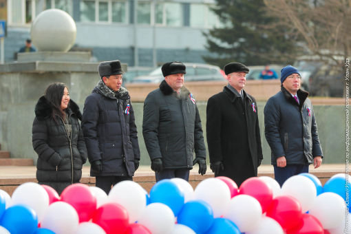 Мэр Улан-Удэ поздравил горожан с Днем народного единства Мэр Улан-Удэ поздравил горожан с Днем народного единства