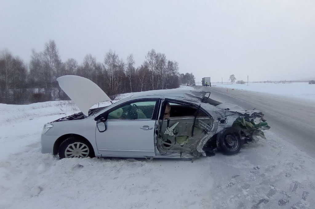 В Бурятии в столкновении двух машин пострадала девушка В Бурятии в столкновении двух машин пострадала девушка