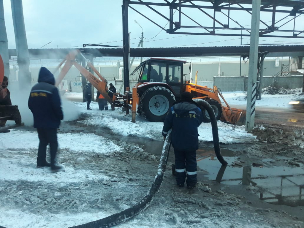 Коммунальную аварию в Железнодорожном районе устранили Коммунальную аварию в Железнодорожном районе устранили