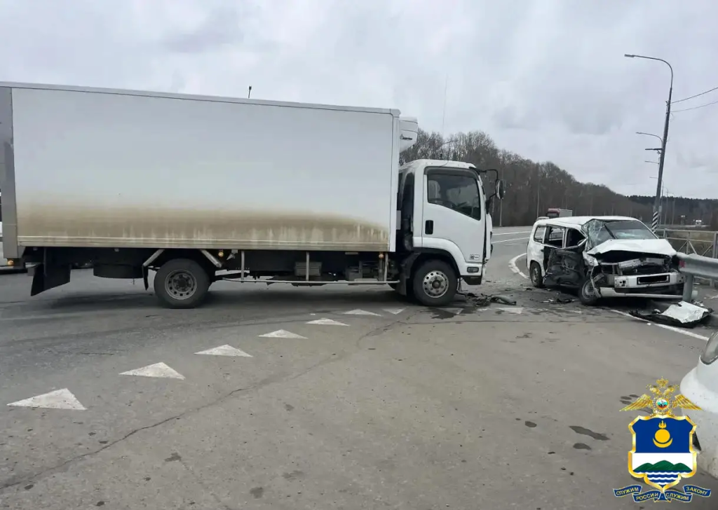 В аварии на трассе «Байкал» в Бурятии женщина получила перелом таза В аварии на трассе «Байкал» в Бурятии женщина получила перелом таза