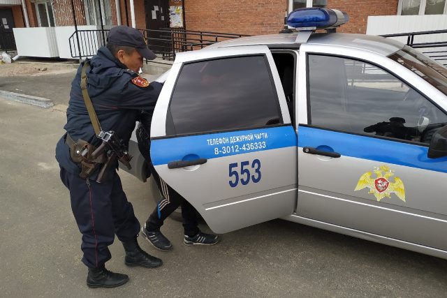 В Бурятии подросток угнал у женщины автомобиль, пока она купалась в реке В Бурятии подросток угнал у женщины автомобиль, пока она купалась в реке