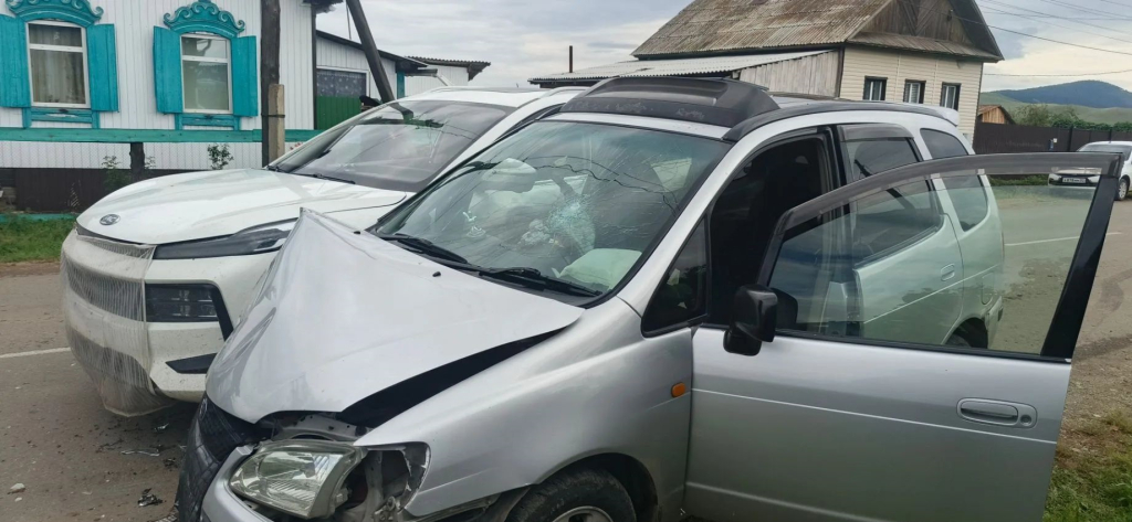 Двое несовершеннолетних пассажиров пострадали в ДТП в Бурятии из–за нетрезвого водителя Двое несовершеннолетних пассажиров пострадали в ДТП в Бурятии из–за нетрезвого водителя