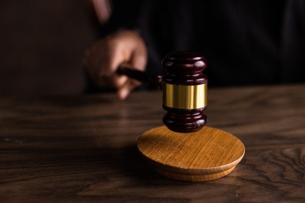 Суд обязал главу Бурятии изменить формулировку увольнения экс-министра образования Суд обязал главу Бурятии изменить формулировку увольнения экс-министра образования