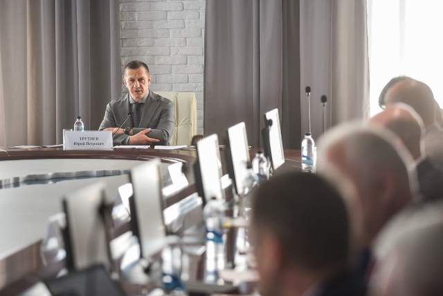 Юрий Трутнев о сроках выпуска самолета "Байкал": «Впечатление сложное» Юрий Трутнев о сроках выпуска самолета "Байкал": «Впечатление сложное»