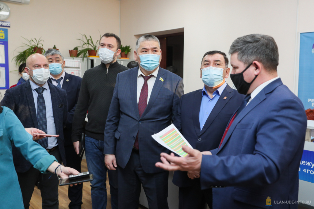 Депутаты Горсовета проверили систему мониторинга теплоснабжения Улан-Удэ Депутаты Горсовета проверили систему мониторинга теплоснабжения Улан-Удэ