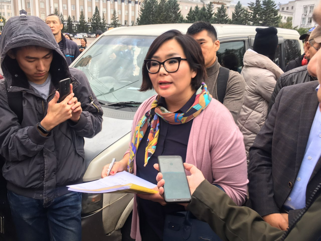 Уполномоченный по правам человека в Бурятии встретилась с арестованным водителем «шамана» Уполномоченный по правам человека в Бурятии встретилась с арестованным водителем «шамана»