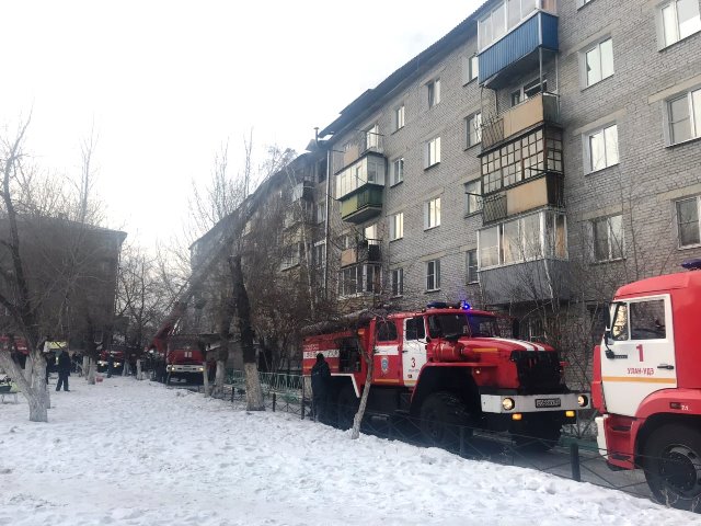 В крупном пожаре в жилом доме Улан-Удэ пострадала подросток В крупном пожаре в жилом доме Улан-Удэ пострадала подросток