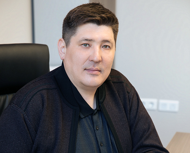 Денис Егоров: «Я всегда говорю, что мой округ № 17 похож на город в миниатюре — здесь есть и большие жилые комплексы, и старый частный сектор, и точечные новостройки с разными запросами от жителей» Денис Егоров: «Я всегда говорю, что мой округ № 17 похож на город в миниатюре — здесь есть и большие жилые комплексы, и старый частный сектор, и точечные новостройки с разными запросами от жителей»