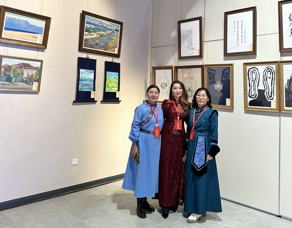 Бурятская делегация представила родное искусство на международной выставке в Китае Бурятская делегация представила родное искусство на международной выставке в Китае