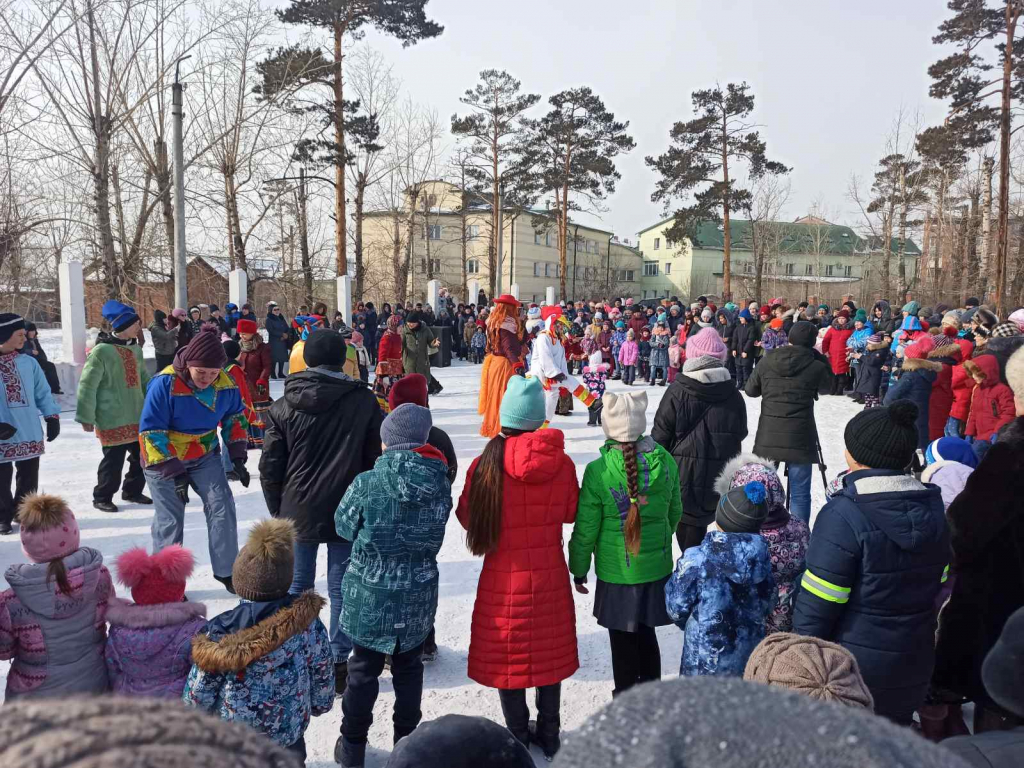 В парке Железнодорожников отпраздновали Масленицу В парке Железнодорожников отпраздновали Масленицу