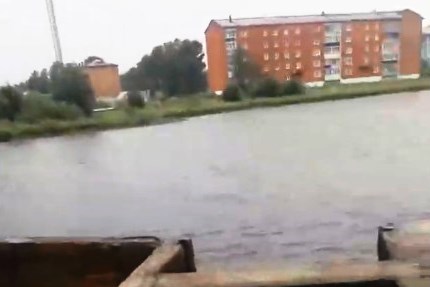 В городе Зима Иркутской области прорвало дамбу на реке В городе Зима Иркутской области прорвало дамбу на реке