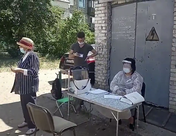 Мобильный УИК на улице: Избирком Бурятии прокомментировал видео из соцсетей Мобильный УИК на улице: Избирком Бурятии прокомментировал видео из соцсетей
