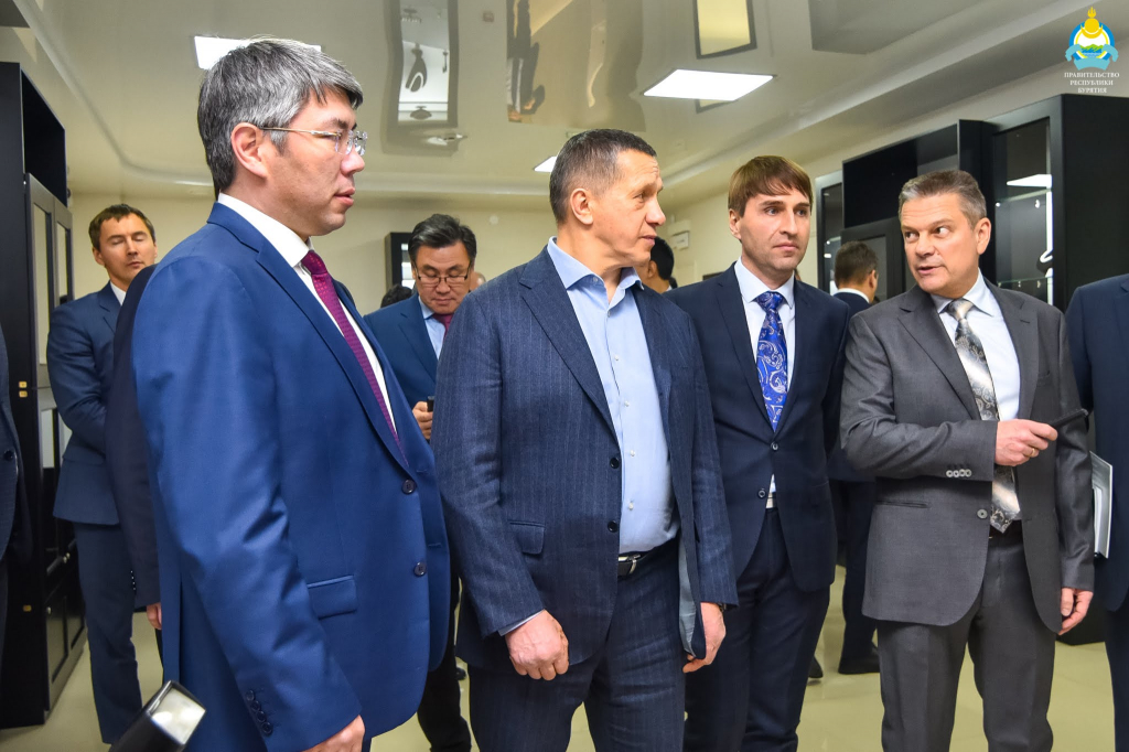 В Бурятию прибыл полпред президента в ДФО Юрий Трутнев В Бурятию прибыл полпред президента в ДФО Юрий Трутнев