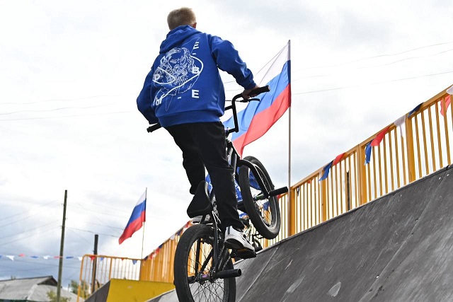 В Таксимо Глава Бурятии открыл новый скейт–парк В Таксимо Глава Бурятии открыл новый скейт–парк