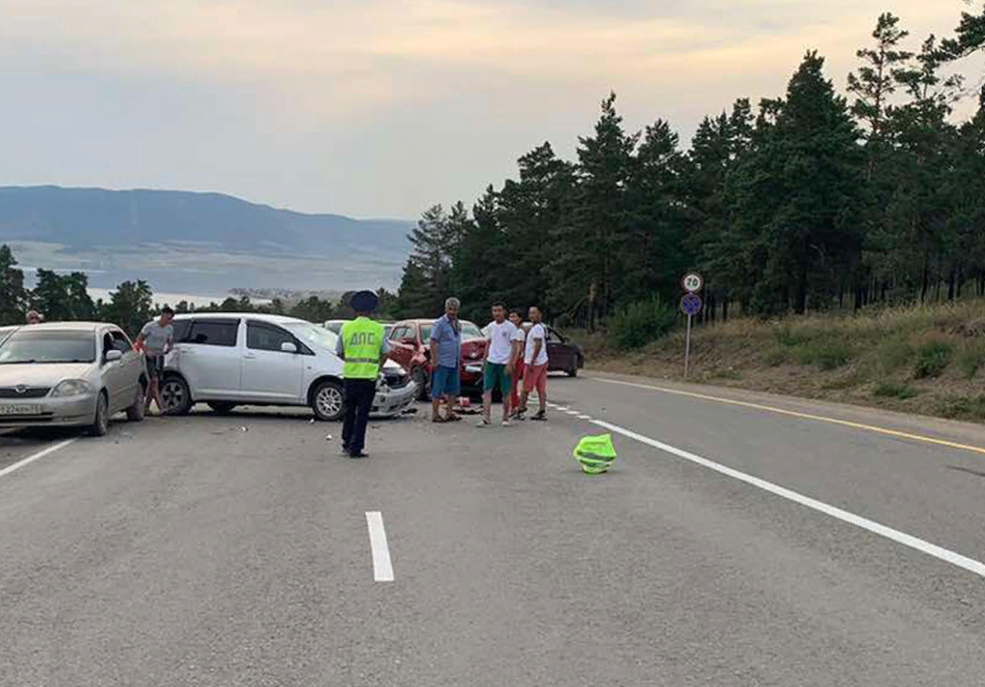 На трассе в Бурятии произошло тройное ДТП На трассе в Бурятии произошло тройное ДТП