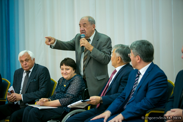 Председатель комитета Общественной палаты РФ: "Ваше ТГК, продавая по нормативу, завышает количество тепловой энергии" Председатель комитета Общественной палаты РФ: "Ваше ТГК, продавая по нормативу, завышает количество тепловой энергии"