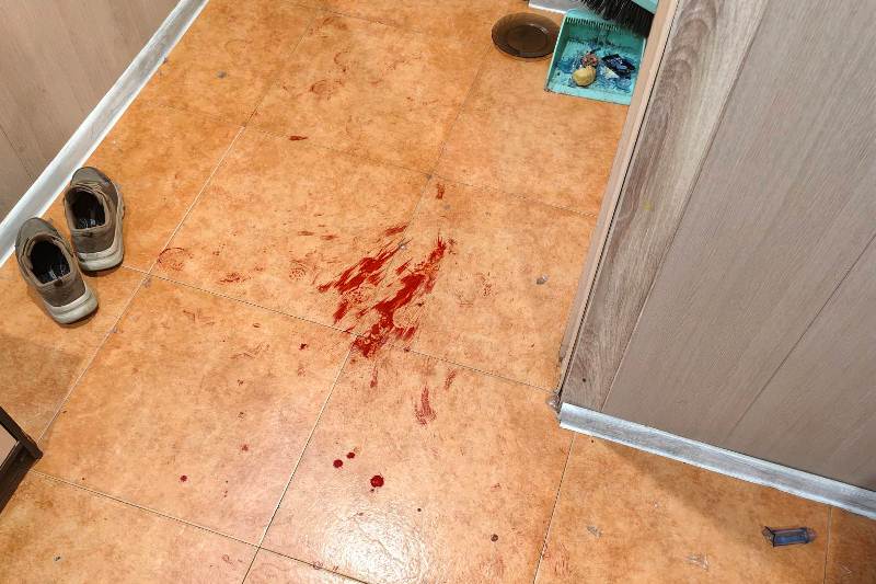 В Улан–Удэ двое пьяных мужчин сломали кровать и стул в номере гостиницы В Улан–Удэ двое пьяных мужчин сломали кровать и стул в номере гостиницы
