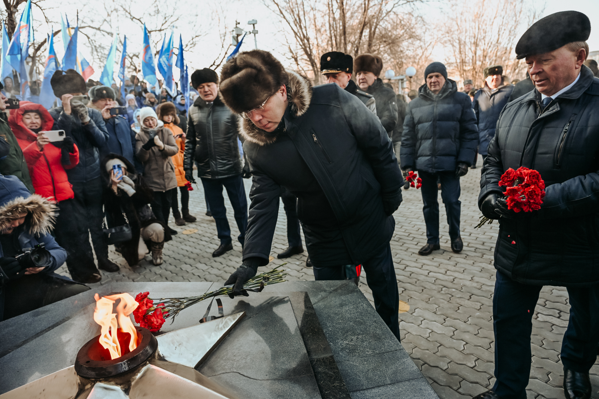 В Улан-Удэ прошла акция памяти в честь Дня защитника Отечества В Улан-Удэ прошла акция памяти в честь Дня защитника Отечества