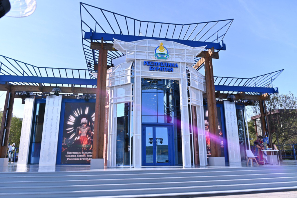 Павильон Бурятии на «Улице Дальнего Востока» во Владивостоке привлёк более восьми тысяч гостей Павильон Бурятии на «Улице Дальнего Востока» во Владивостоке привлёк более восьми тысяч гостей