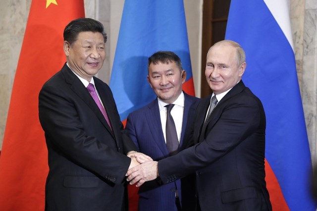 Путин пообещал поставлять Монголии электроэнергию, чтобы спасти Байкал Путин пообещал поставлять Монголии электроэнергию, чтобы спасти Байкал