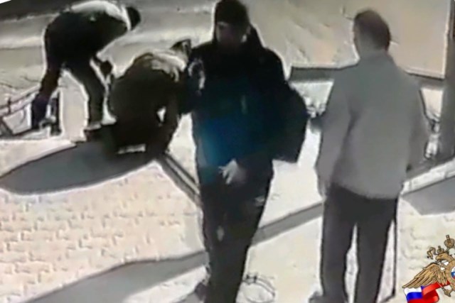 В Улан-Удэ мужчина украл женскую куртку в бутике, а затем перфоратор у дорожных рабочих В Улан-Удэ мужчина украл женскую куртку в бутике, а затем перфоратор у дорожных рабочих