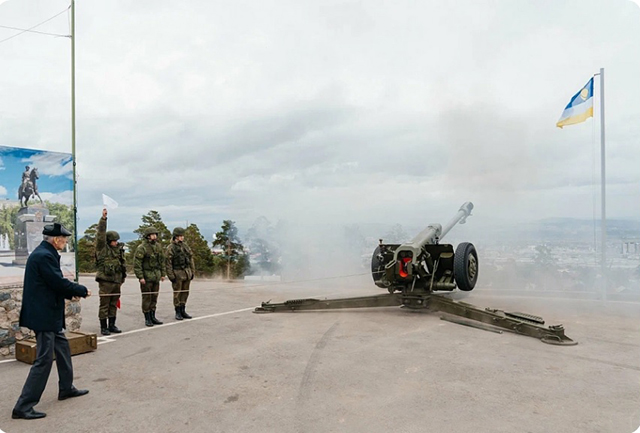 Полуденный выстрел прозвучал в день присвоения Улан–Удэ звания «Город трудовой доблести» Полуденный выстрел прозвучал в день присвоения Улан–Удэ звания «Город трудовой доблести»