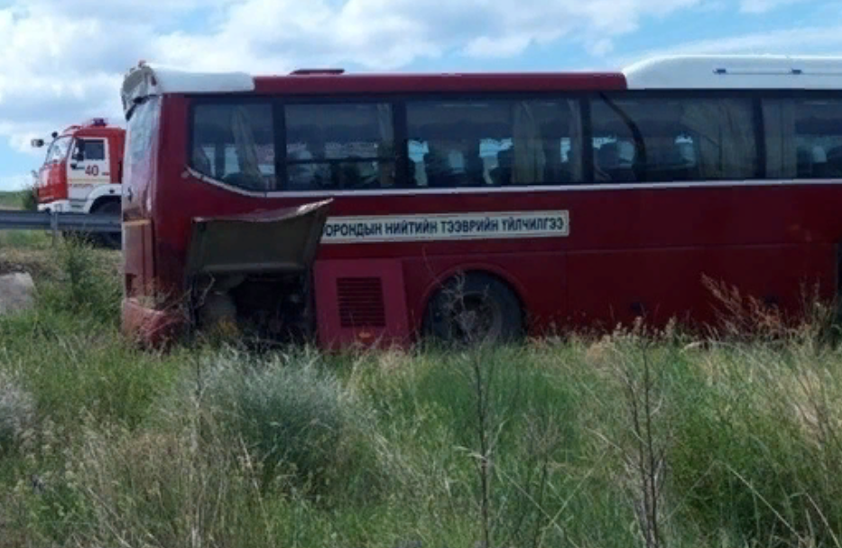 В Бурятии автобус с туристами из Монголии слетел с трассы В Бурятии автобус с туристами из Монголии слетел с трассы