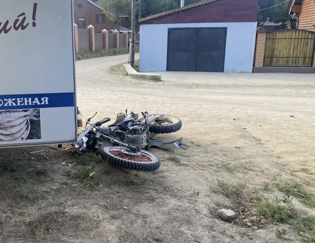 В Бурятии парень на мотоцикле травмировался, врезавшись в прицеп В Бурятии парень на мотоцикле травмировался, врезавшись в прицеп