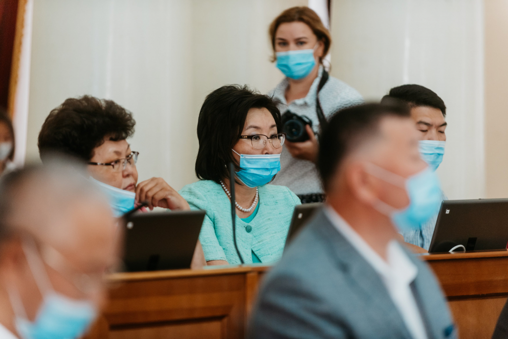 Правительство Бурятии представило региональному парламенту доклад о мерах противодействия распространению COVID-19 Правительство Бурятии представило региональному парламенту доклад о мерах противодействия распространению COVID-19