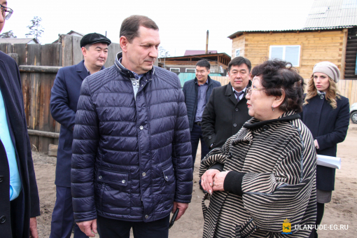 Игорь Шутенков провёл первую встречу с населением отдаленных территорий Улан-Удэ Игорь Шутенков провёл первую встречу с населением отдаленных территорий Улан-Удэ