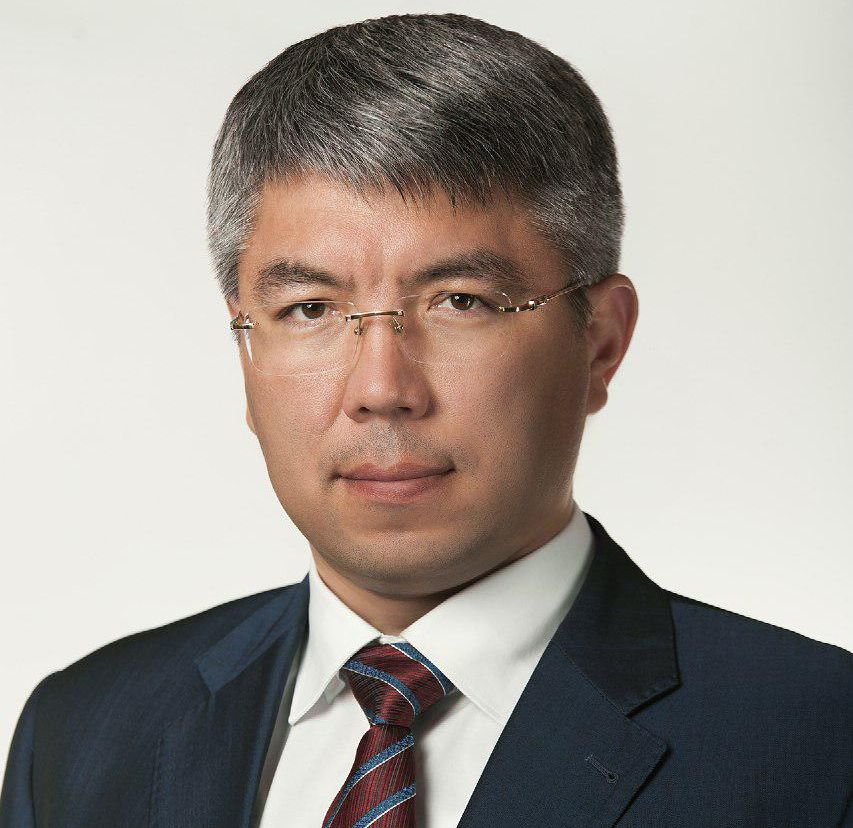 Глава Бурятии выразил соболезнование родным погибших пилотов рейса «Улан-Удэ-Нижнеангарск» Глава Бурятии выразил соболезнование родным погибших пилотов рейса «Улан-Удэ-Нижнеангарск»