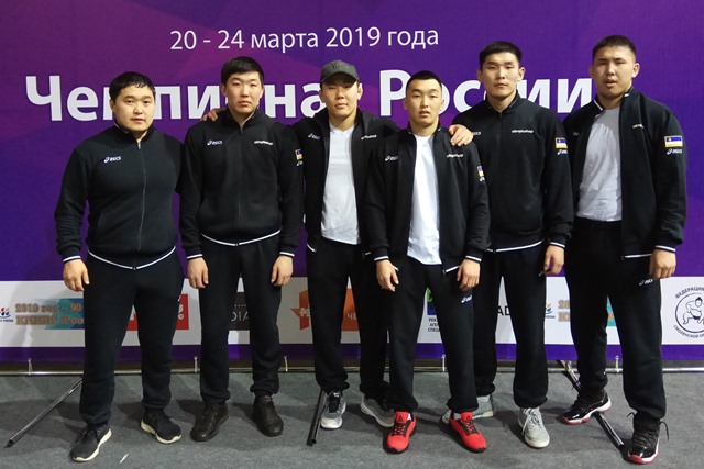 Бурятские спортсмены участвуют в Чемпионате России по сумо Бурятские спортсмены участвуют в Чемпионате России по сумо
