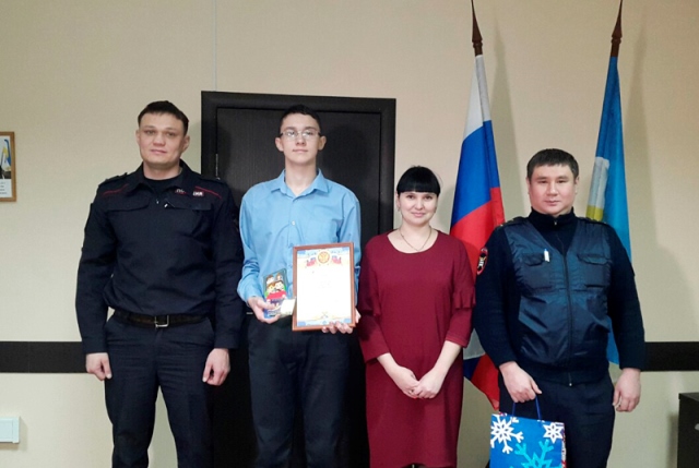 Бдительный 9-классник из Северобайкальска рассказал полиции о сбежавшей виновнице ДТП Бдительный 9-классник из Северобайкальска рассказал полиции о сбежавшей виновнице ДТП