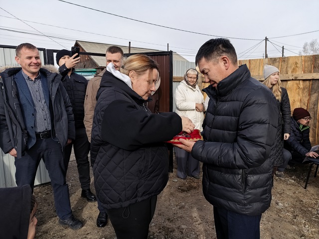 Уранодобывающее предприятие «Росатома» помогает строить дома для молодых специалистов в Баунтовском районе Бурятии Уранодобывающее предприятие «Росатома» помогает строить дома для молодых специалистов в Баунтовском районе Бурятии