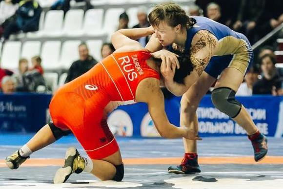 Чемпионат России по борьбе среди женщин проходит в Улан-Удэ Чемпионат России по борьбе среди женщин проходит в Улан-Удэ