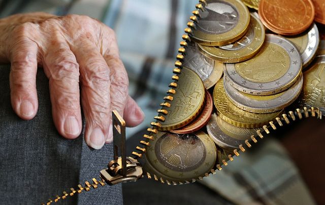 В Хурале Бурятии предлагают прибавить к прожиточному минимуму пенсионеров 120 рублей В Хурале Бурятии предлагают прибавить к прожиточному минимуму пенсионеров 120 рублей