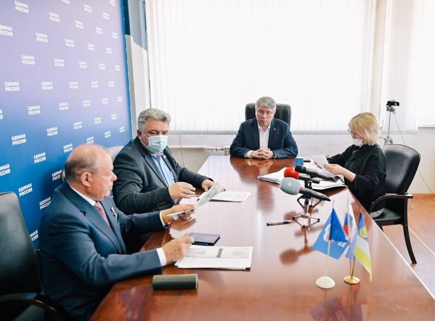 Глава Бурятии поддержал ещё одного кандидата в депутаты Госдумы Глава Бурятии поддержал ещё одного кандидата в депутаты Госдумы