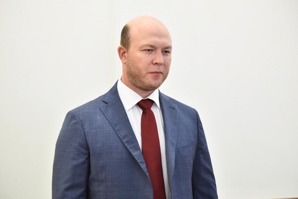 «Могу с пользой применить себя для того региона, который мне очень нравится»: В Бурятии назначили министра промышленности «Могу с пользой применить себя для того региона, который мне очень нравится»: В Бурятии назначили министра промышленности