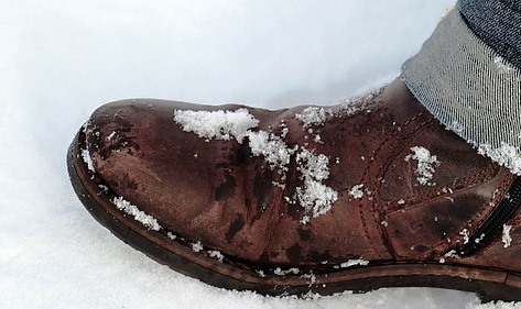 В Бурятии психически больной мужчина оголился перед школьниками на стадионе В Бурятии психически больной мужчина оголился перед школьниками на стадионе
