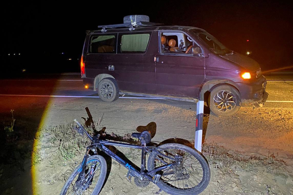 В Бурятии водительница сбила 17–летнего парня на велосипеде В Бурятии водительница сбила 17–летнего парня на велосипеде