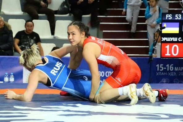 Стальвира Оршуш за 30 секунд победила соперницу на чемпионате России по борьбе Стальвира Оршуш за 30 секунд победила соперницу на чемпионате России по борьбе
