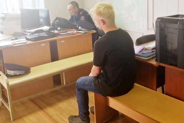 В Улан-Удэ молодой водитель «Жигулей» сбил подростка на велосипеде и скрылся В Улан-Удэ молодой водитель «Жигулей» сбил подростка на велосипеде и скрылся