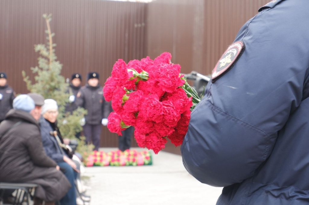 В Улан–Удэ торжественно открыт мемориал памяти погибших при исполнении сотрудников МВД В Улан–Удэ торжественно открыт мемориал памяти погибших при исполнении сотрудников МВД