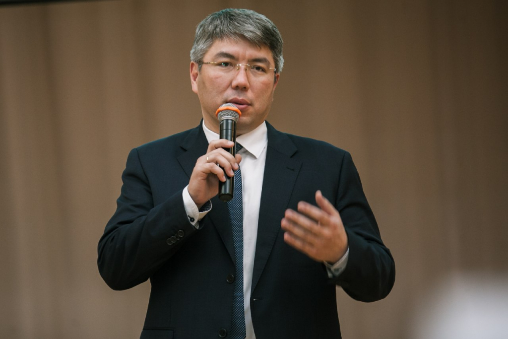 Глава Бурятии о расистском конфликте с жительницами Москвы: "Делать на основе этого инцидента далеко идущие выводы не нужно" Глава Бурятии о расистском конфликте с жительницами Москвы: "Делать на основе этого инцидента далеко идущие выводы не нужно"