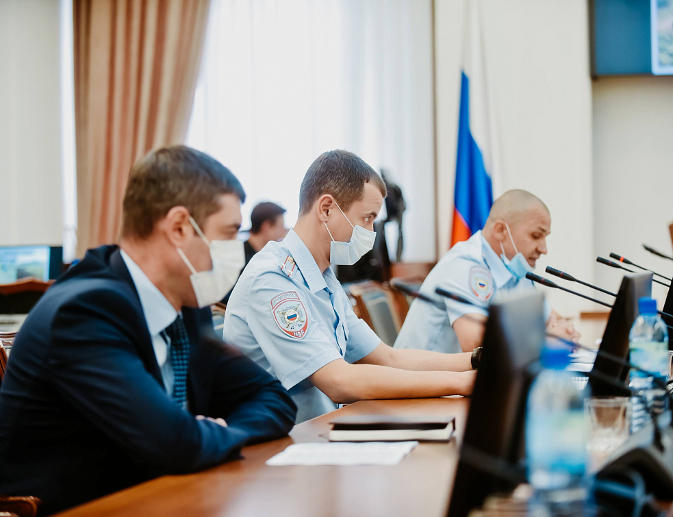 В Бурятии обсудили мероприятия по пресечению незаконного оборота наркотических средств В Бурятии обсудили мероприятия по пресечению незаконного оборота наркотических средств