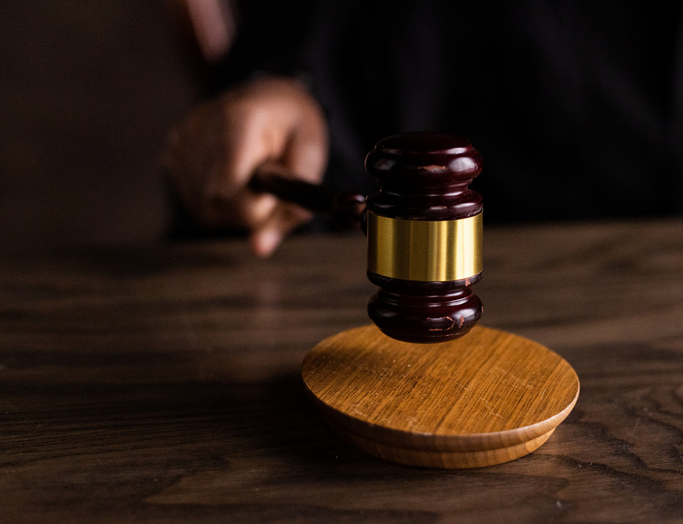 Суд обязал главу Бурятии изменить формулировку увольнения экс-министра образования Суд обязал главу Бурятии изменить формулировку увольнения экс-министра образования