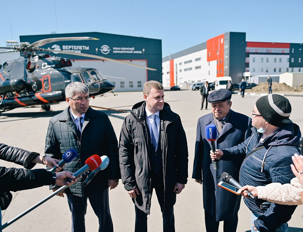 "Чувствую гордость": Глава Минвостокразвития посетил Улан-Удэнский авиазавод "Чувствую гордость": Глава Минвостокразвития посетил Улан-Удэнский авиазавод